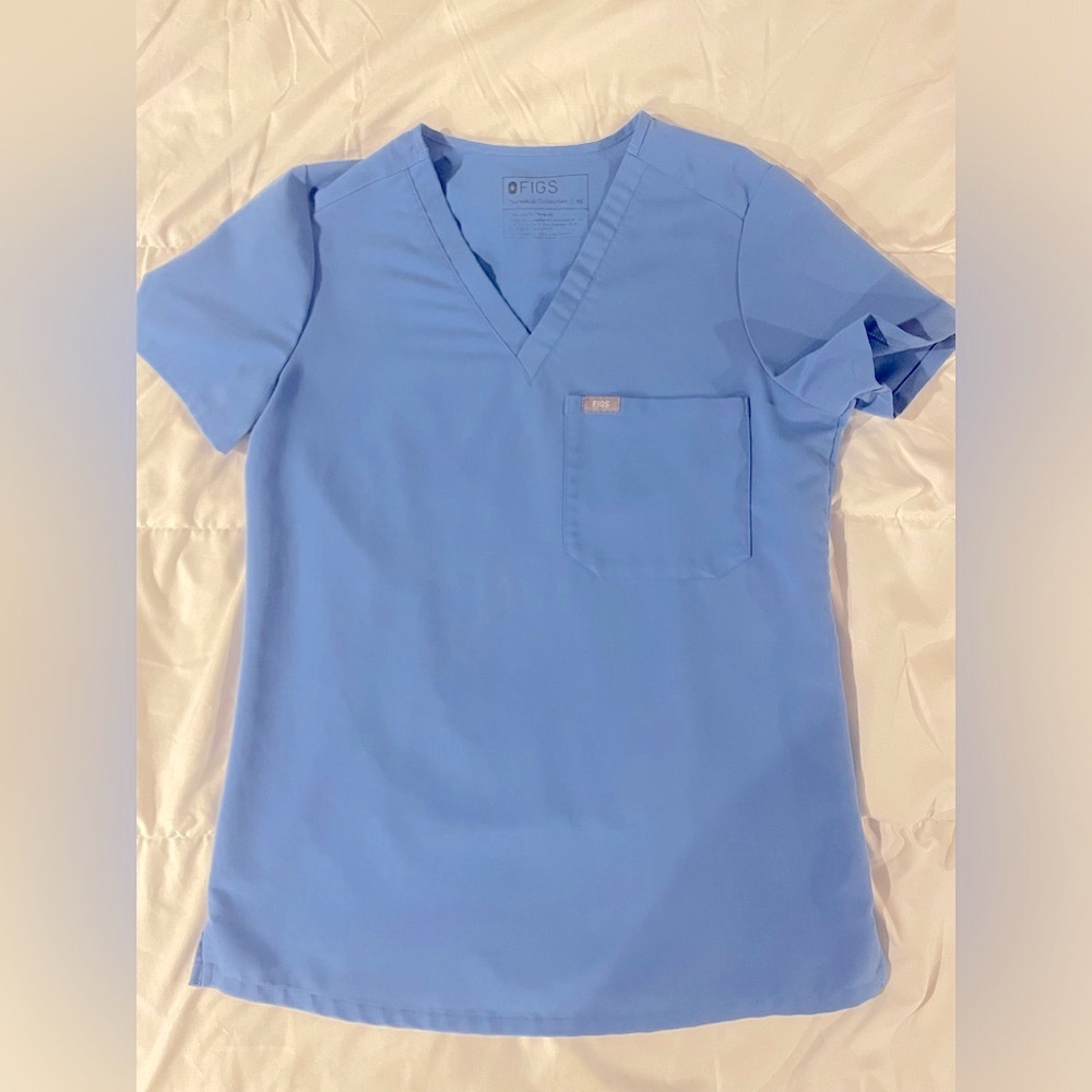 FIGS Catalina one pocket scrub top